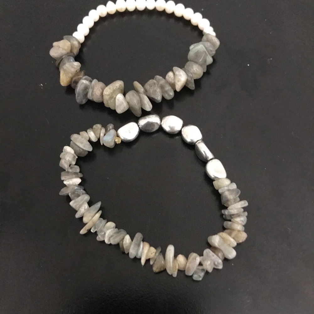 2 bracelets - Picture 2 of 4